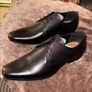 Mens size 12 black leather dress shoes / NEW